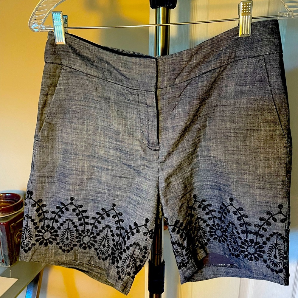 ❤️Talbots Eyelet Bottom shorts Fancy Size 2 midi